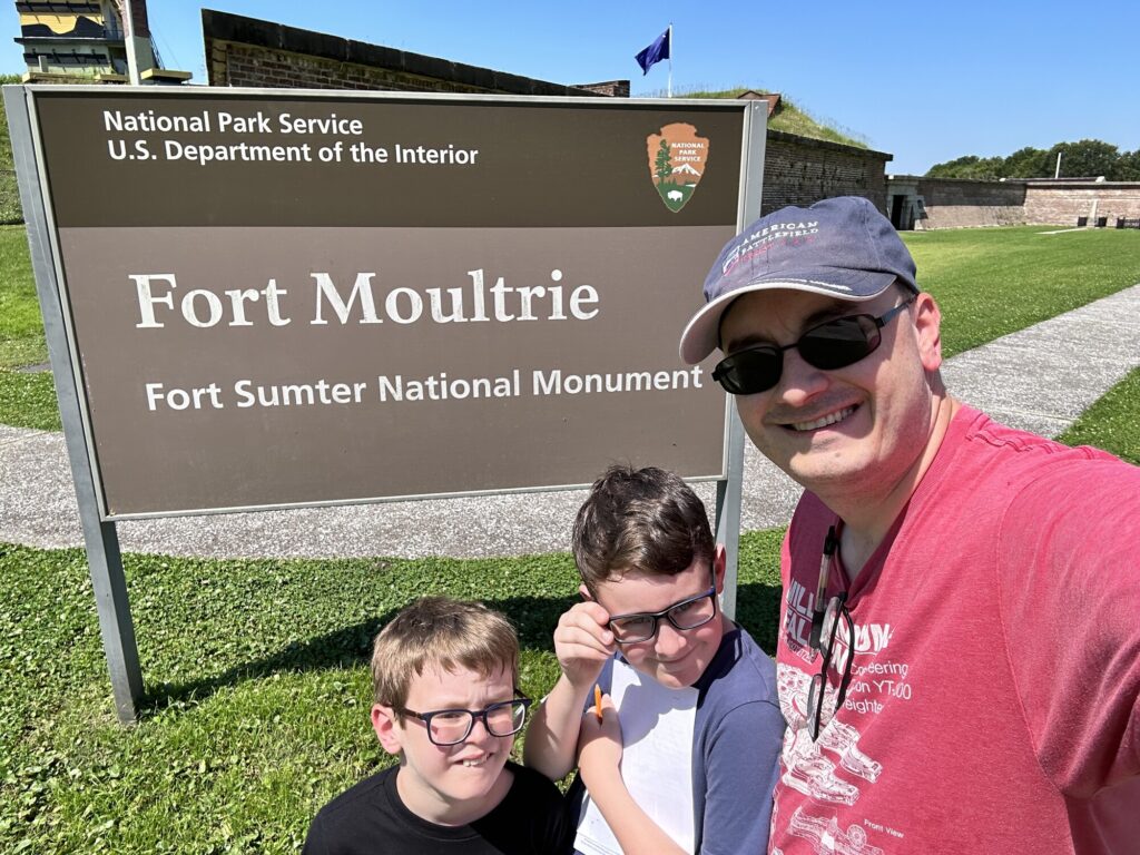 A very sunny #SignSelfie. - <i>Photo by the author</i>