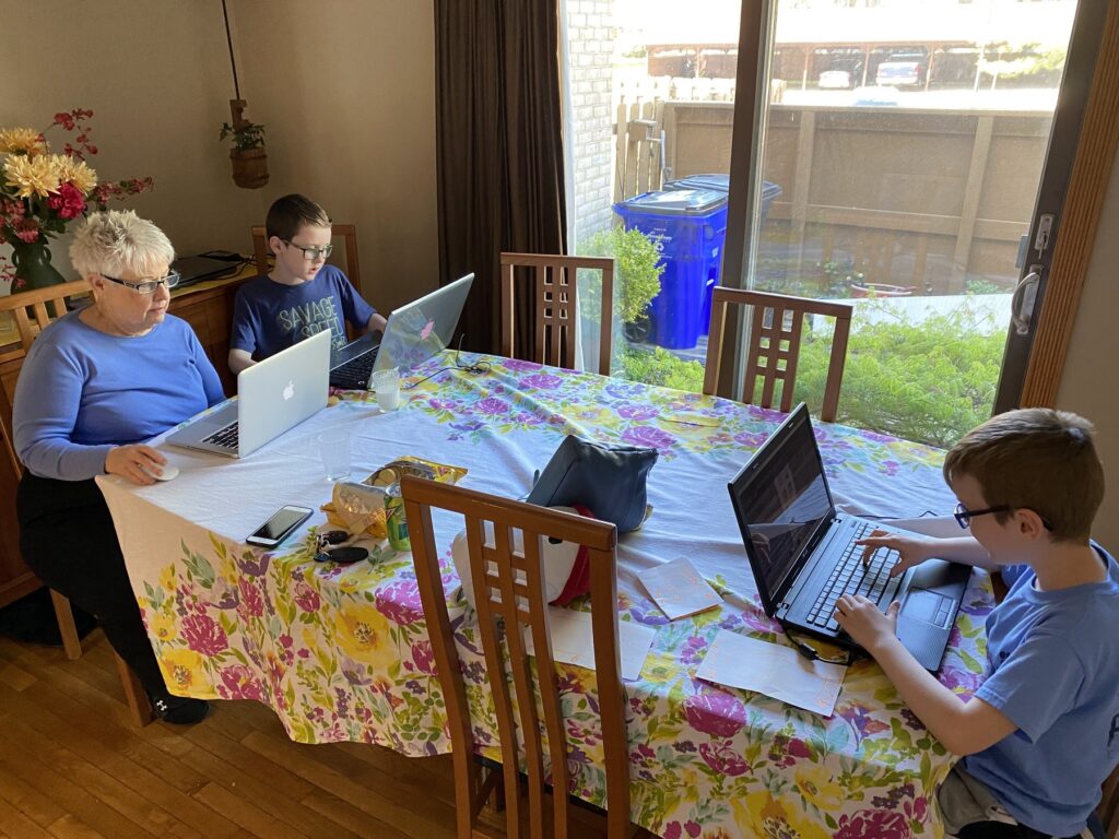 LAN party at "Nene's" house! - <i>Photo by the author</i>